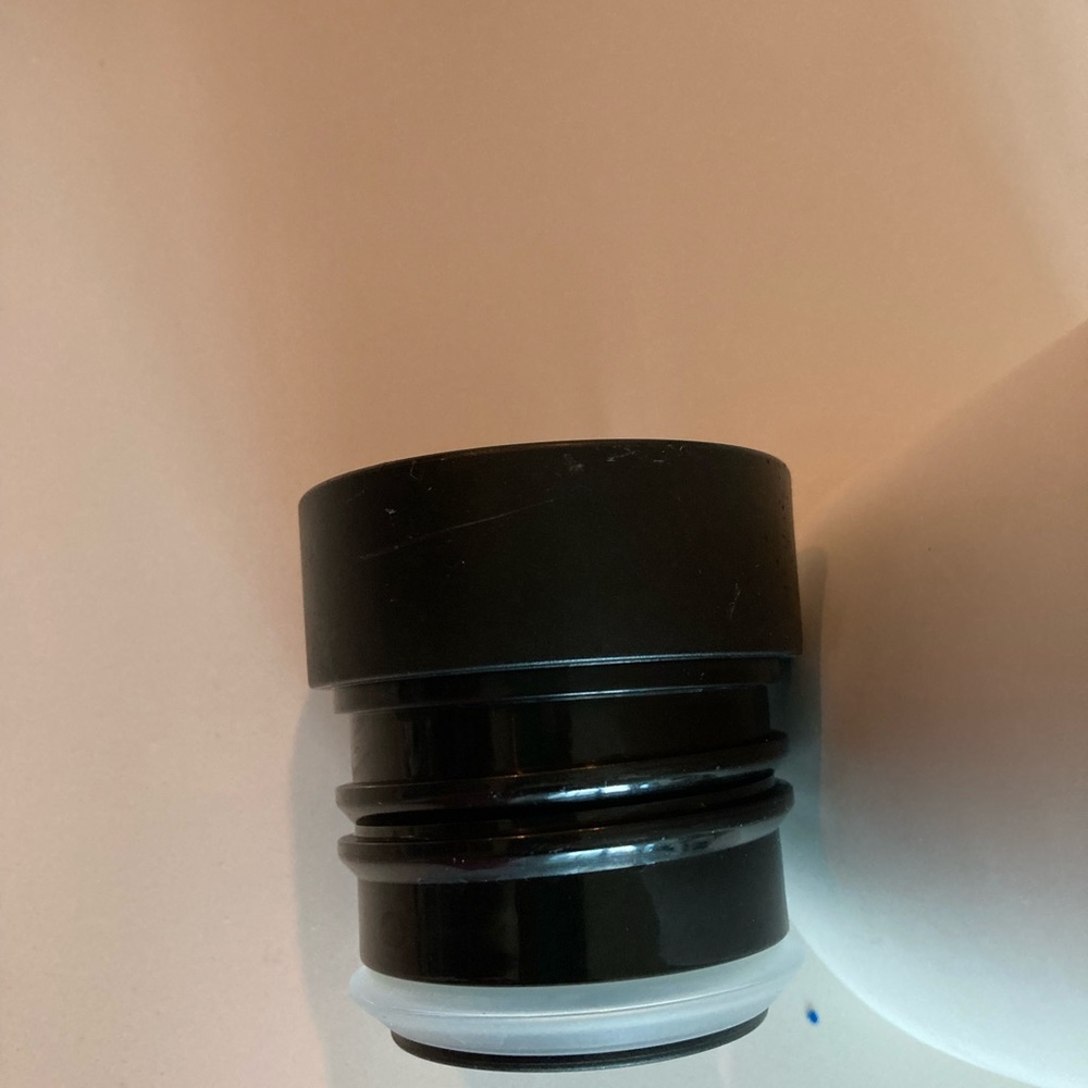 Lululemon Classic 19 oz. cold/hot insulated cup with screw lid - Picture 5 of 8